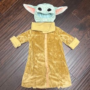Baby Yoda/Grogu costume
